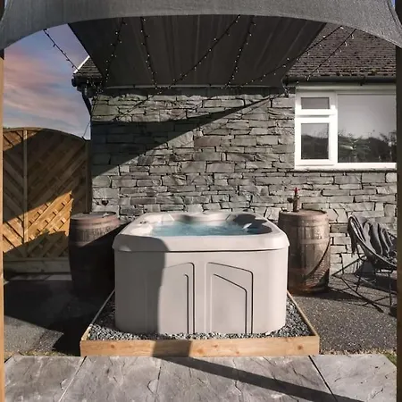 Scar View - Getaway For Two - Ridgestone *