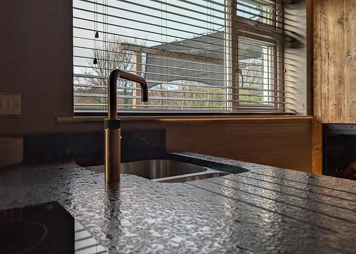 Scar View - Getaway For Two - Ridgestone